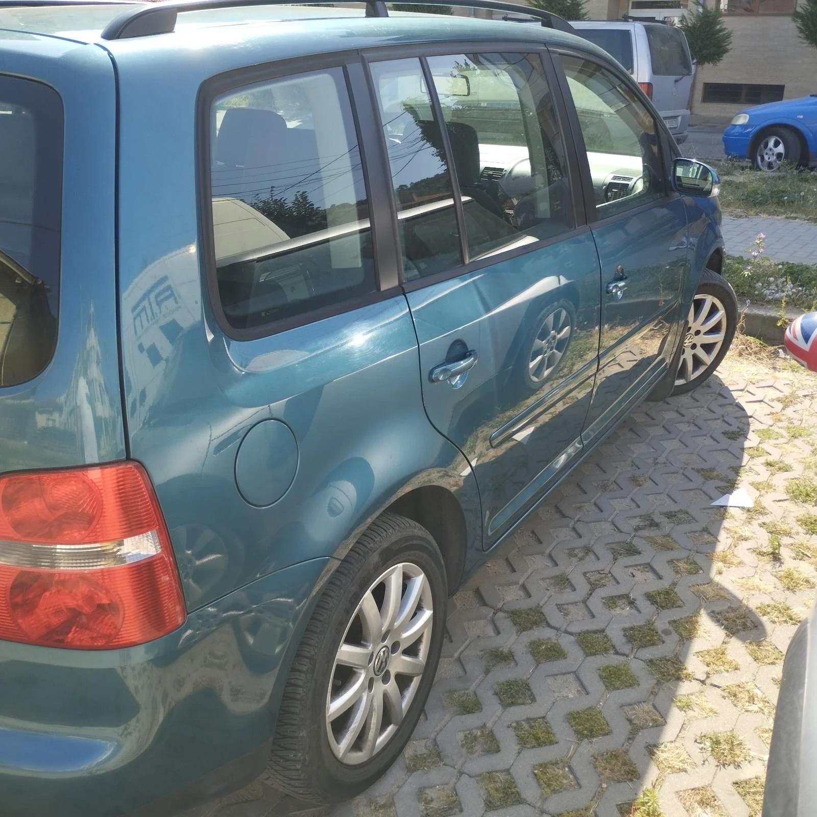 VW Touran 2.0, снимка 9 - Автомобили и джипове - 55790463