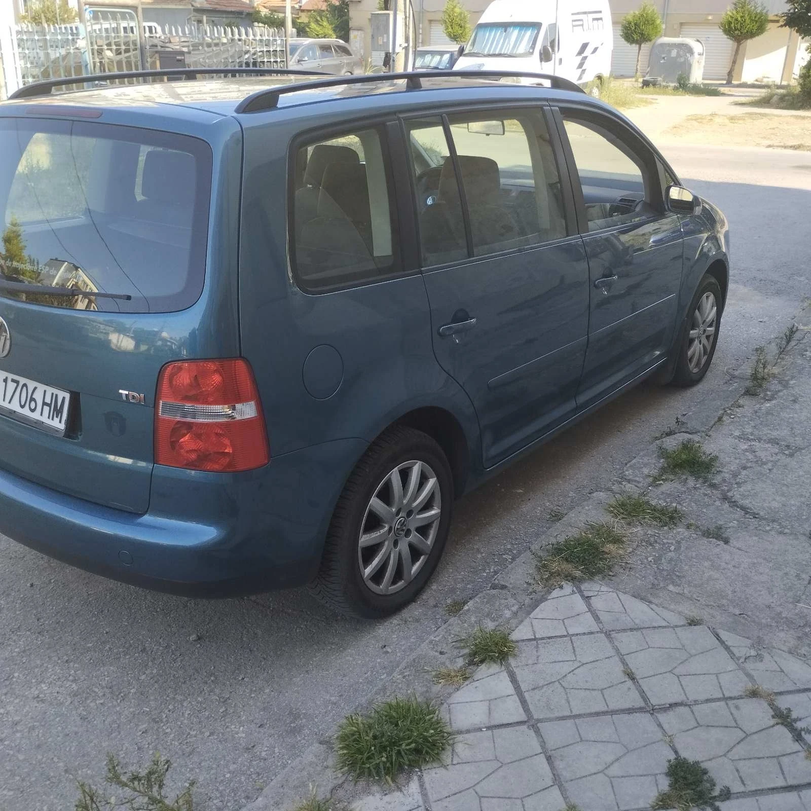 VW Touran 2.0, снимка 2 - Автомобили и джипове - 55790463