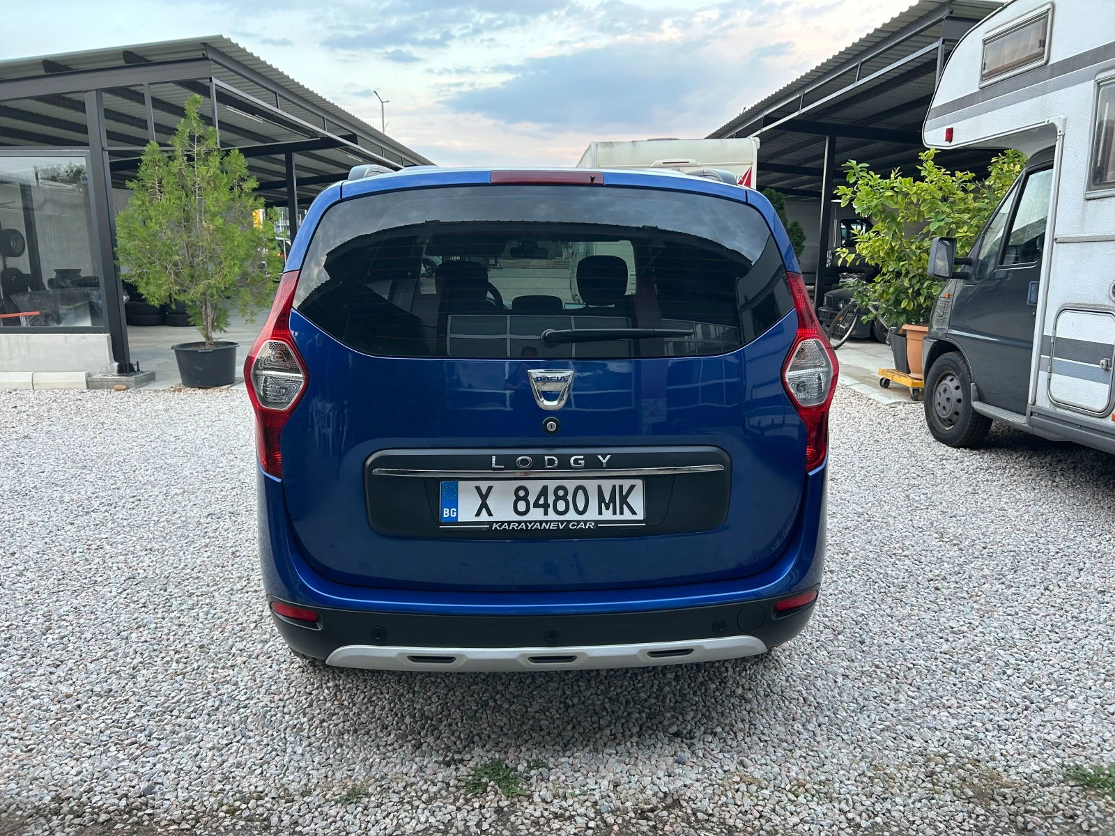 Dacia Lodgy 1.3 Benzin, снимка 4 - Автомобили и джипове - 56184281