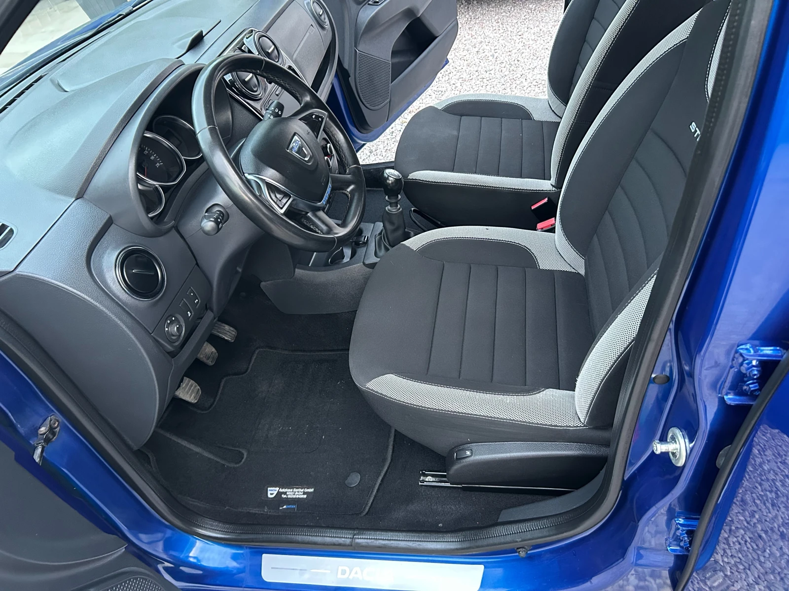 Dacia Lodgy 1.3 Benzin, снимка 9 - Автомобили и джипове - 56184281