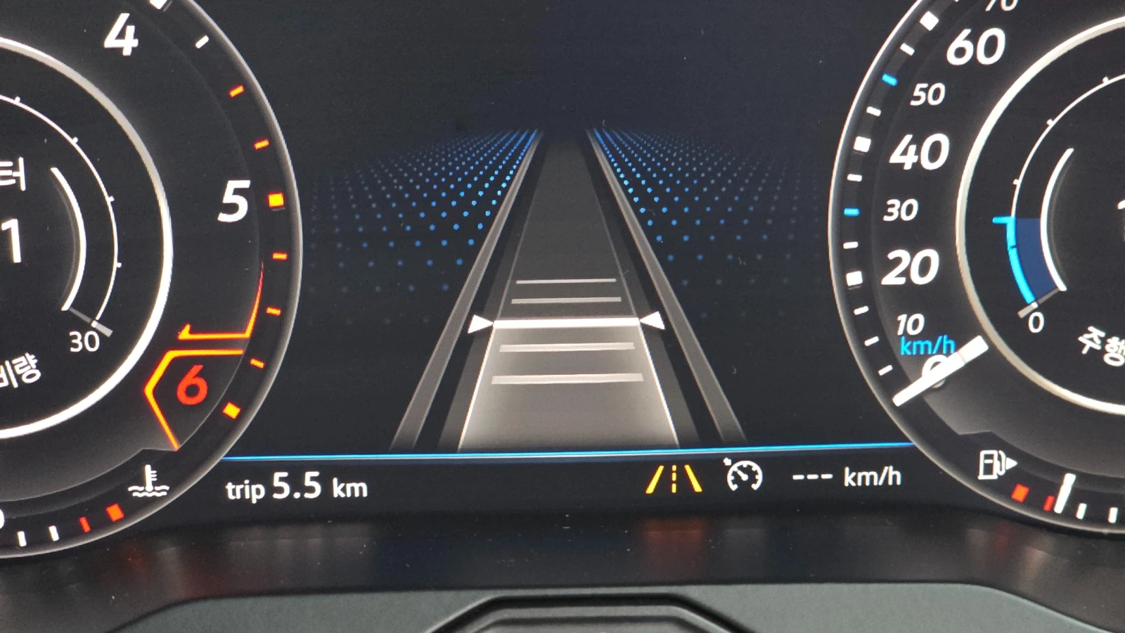 VW Arteon 2.0 TDI Prestige, снимка 17 - Автомобили и джипове - 56289829