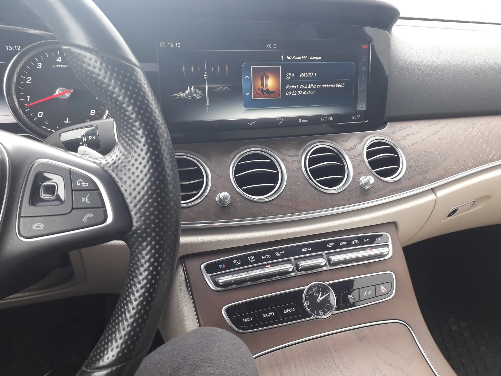 Mercedes-Benz E 300 4 matic, снимка 5 - Автомобили и джипове - 56445831