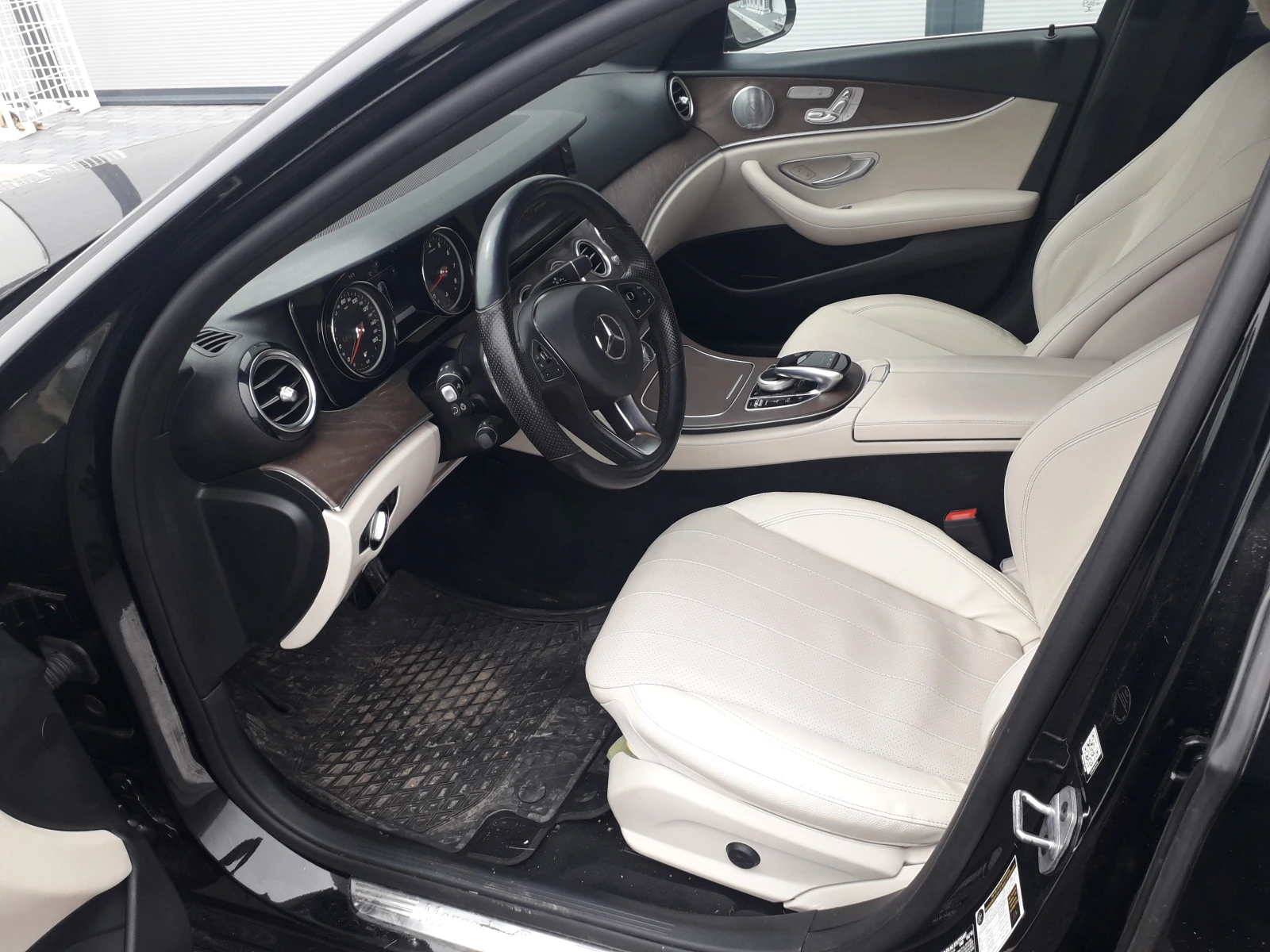 Mercedes-Benz E 300 4 matic, снимка 4 - Автомобили и джипове - 56445831