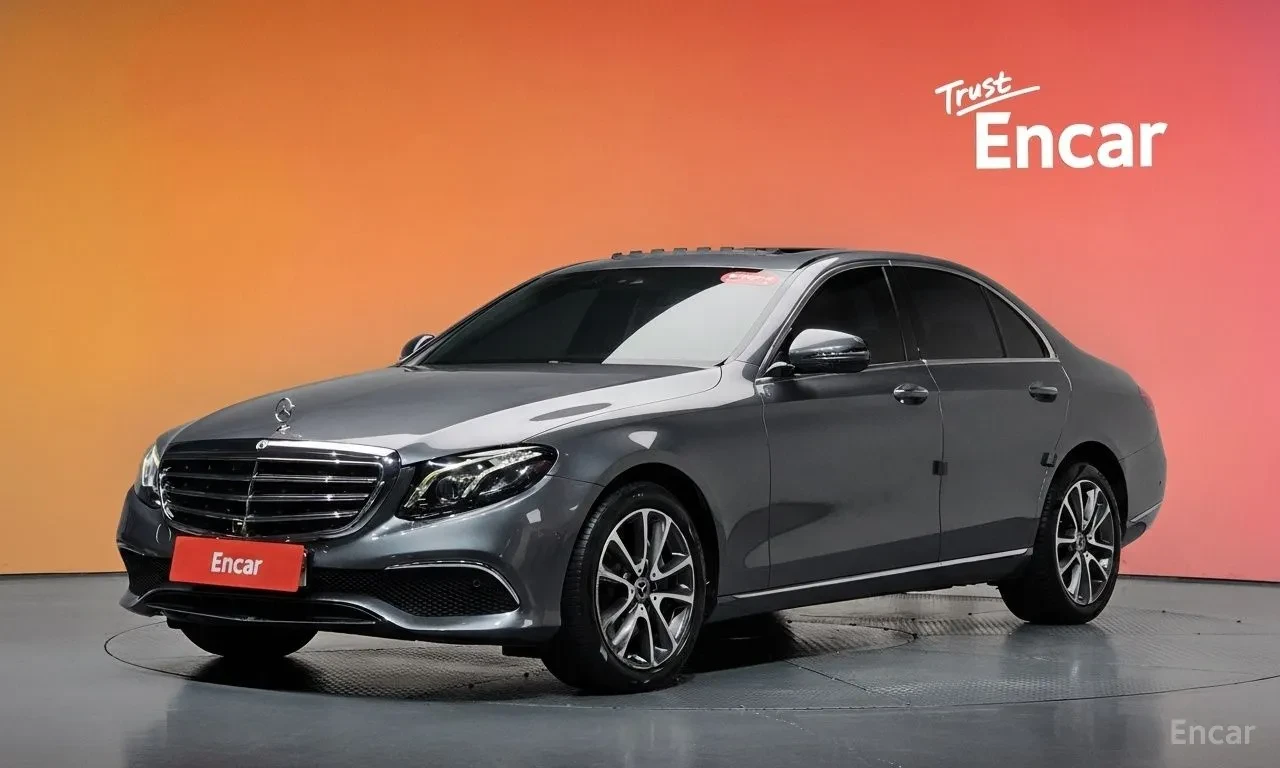 Mercedes-Benz E 300 КОЖА* ПОДГРЕВ* КАМЕРА* 360* ШИБИДАХ* 