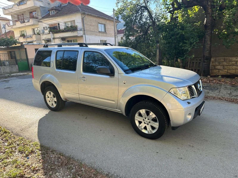 Nissan Pathfinder 2.5 Автомат, снимка 2 - Автомобили и джипове - 47466887