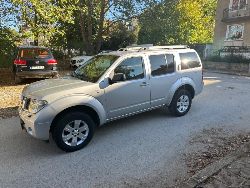 Nissan Pathfinder 2.5 Автомат, снимка 4 - Автомобили и джипове - 47466887