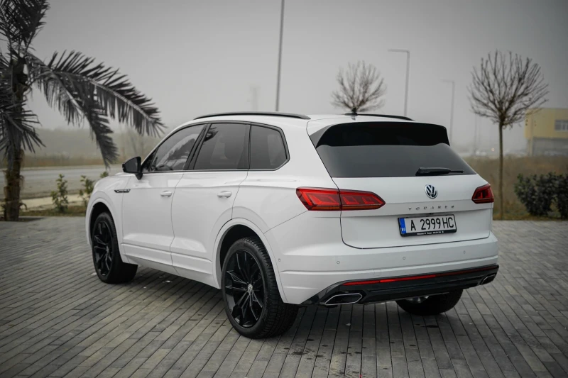 VW Touareg 3.0 R-LINE V6 TDI, снимка 5 - Автомобили и джипове - 48442531