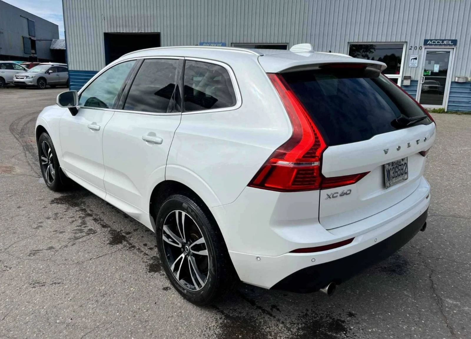 Volvo XC60 T6 MOMENTUM AWD - изображение 7