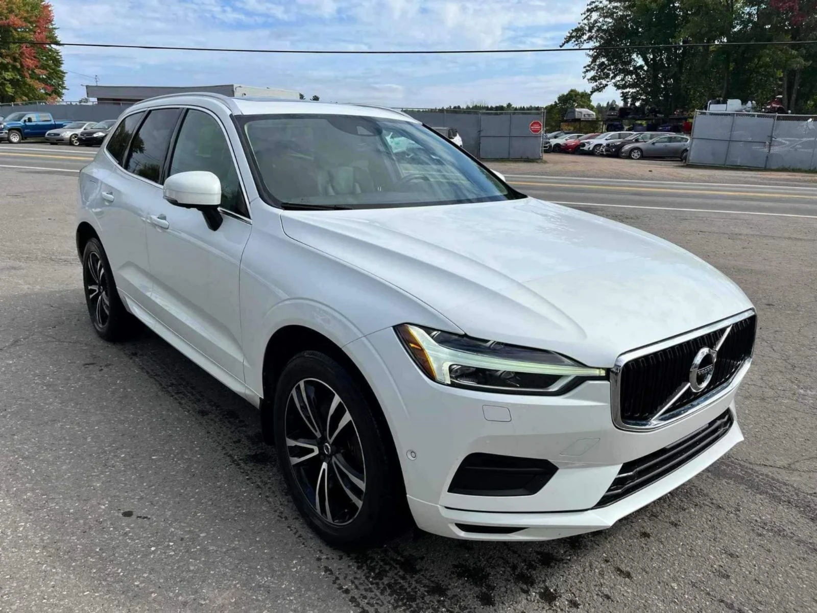 Volvo XC60 T6 MOMENTUM AWD - изображение 2