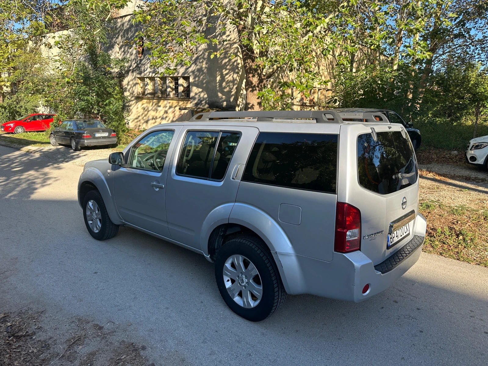 Nissan Pathfinder 2.5 Автомат - изображение 5