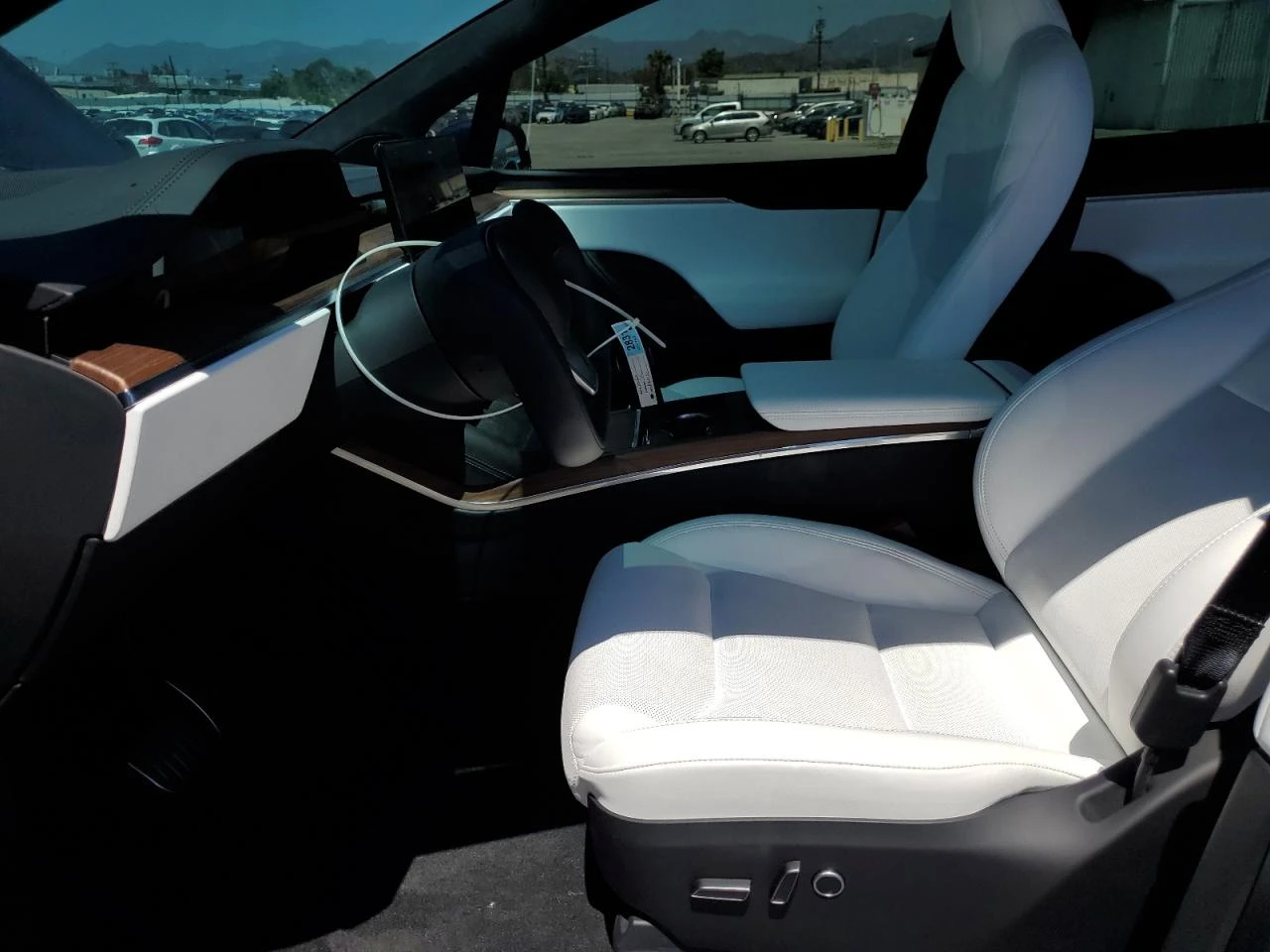 Tesla Model X AWD 670HP  - изображение 7