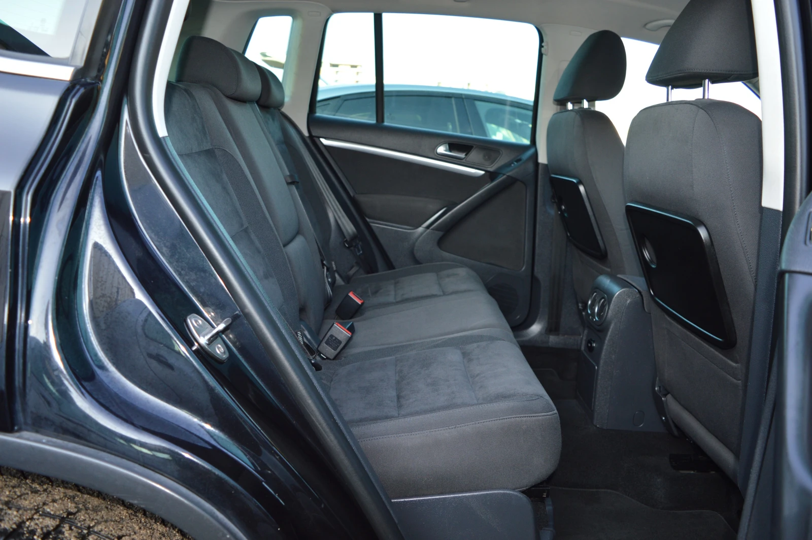 VW Tiguan 2.0TDI-140k.c.DSG 4X4 HIGHLINE | Mobile.bg   15