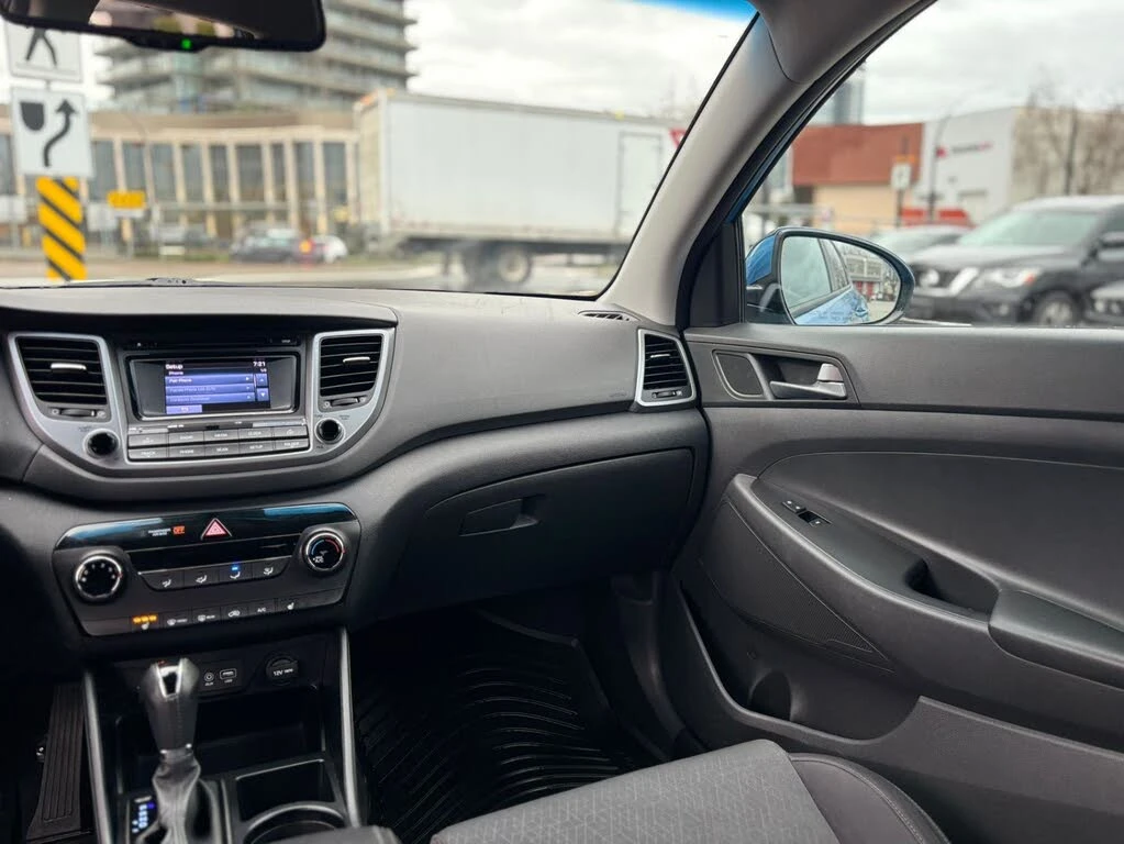 Hyundai Tucson Premium AWD* BLINDSPOT* CARFAX* CAM* ПОДГРЕВ - изображение 9