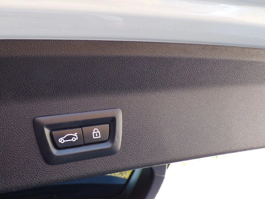 BMW X3 2.0 xDrive 30I 4X4, снимка 17 - Автомобили и джипове - 54945865