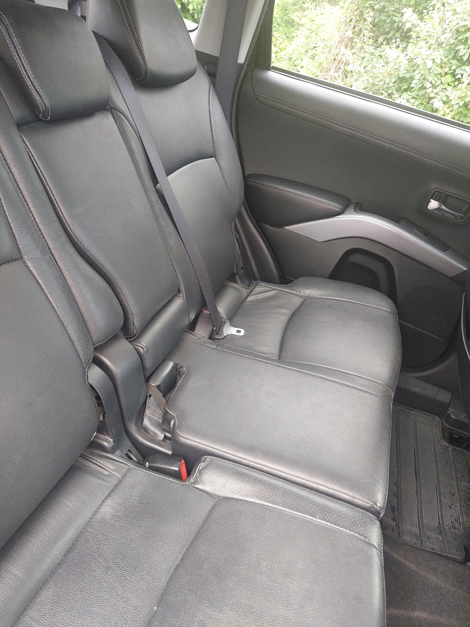 Mitsubishi Outlander, снимка 7 - Автомобили и джипове - 54970528