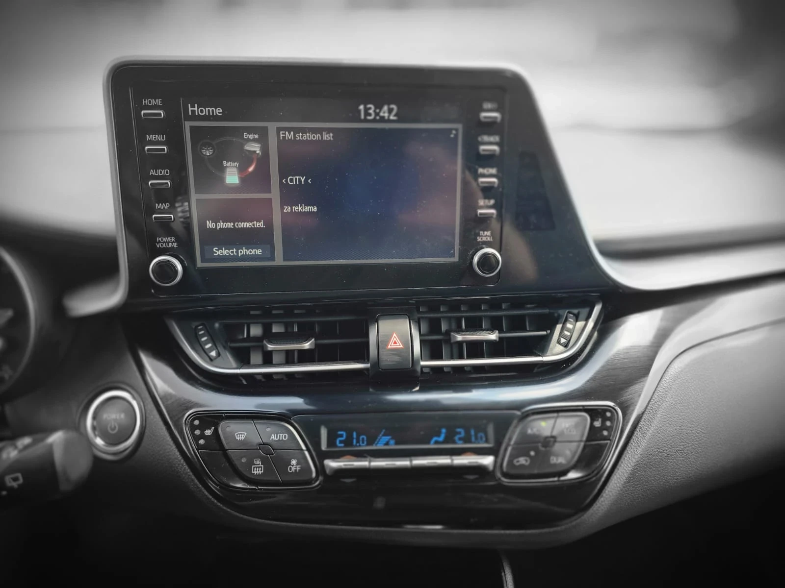 Toyota C-HR 2.0 Hybrid Facelift, снимка 11 - Автомобили и джипове - 55427216