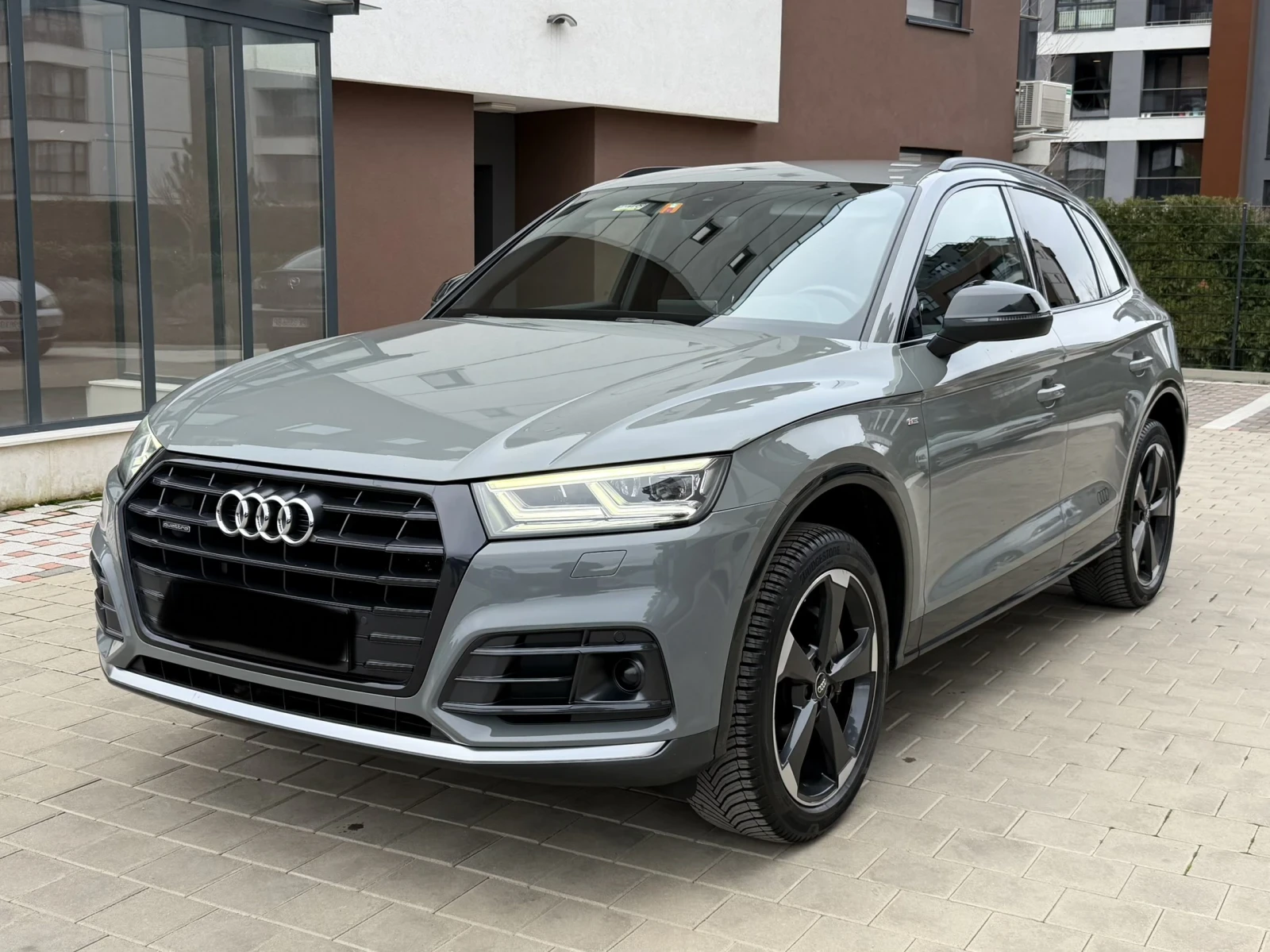 Audi Q5 2.0TDI/3xS-line/ЛИЗИНГ