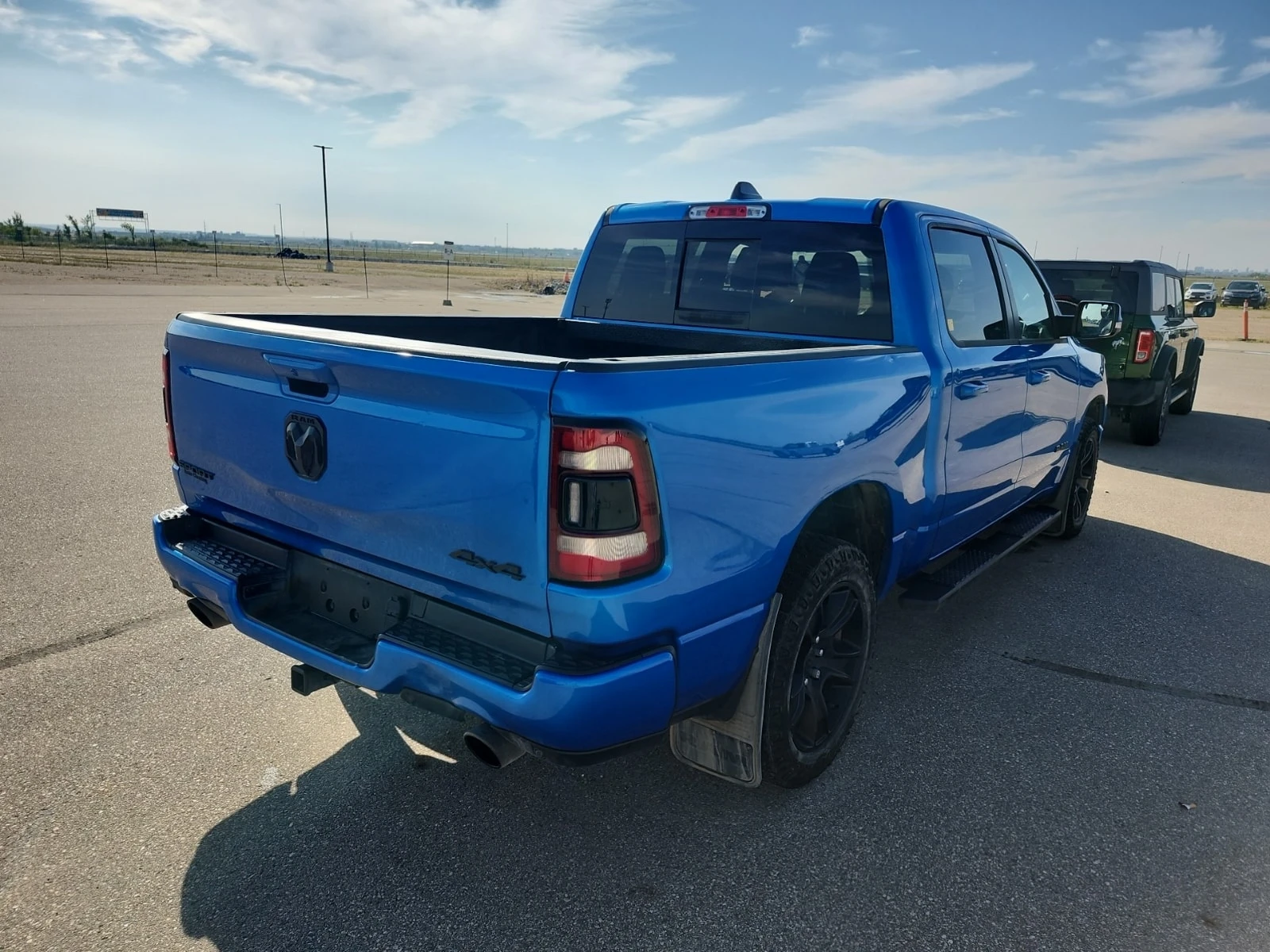Dodge RAM 1500 * SPORT CREW CAB SHORT BED * CARFAX , снимка 3 - Автомобили и джипове - 55799103