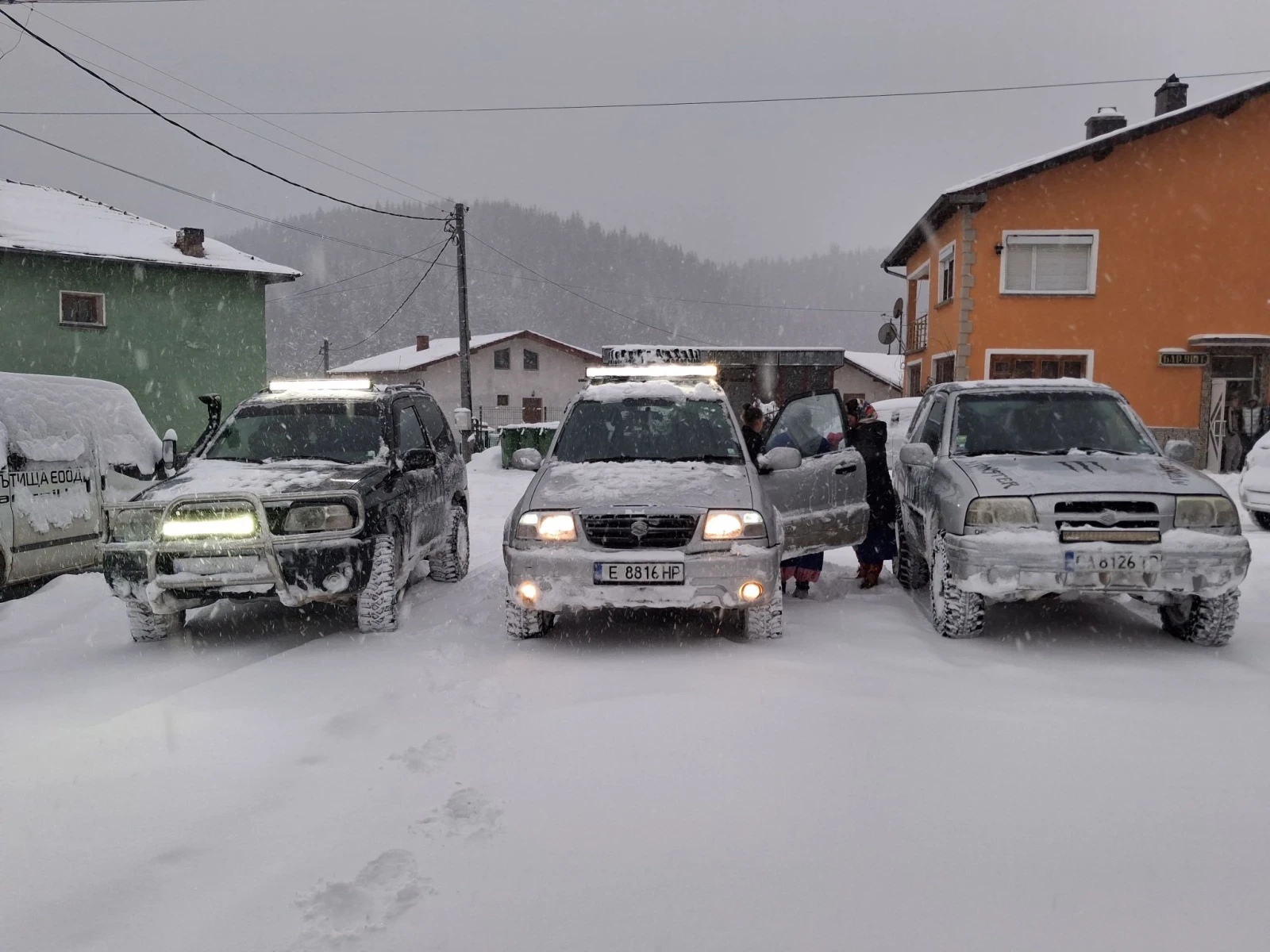 Suzuki Grand vitara 1.6 97кс, снимка 11 - Автомобили и джипове - 56010245