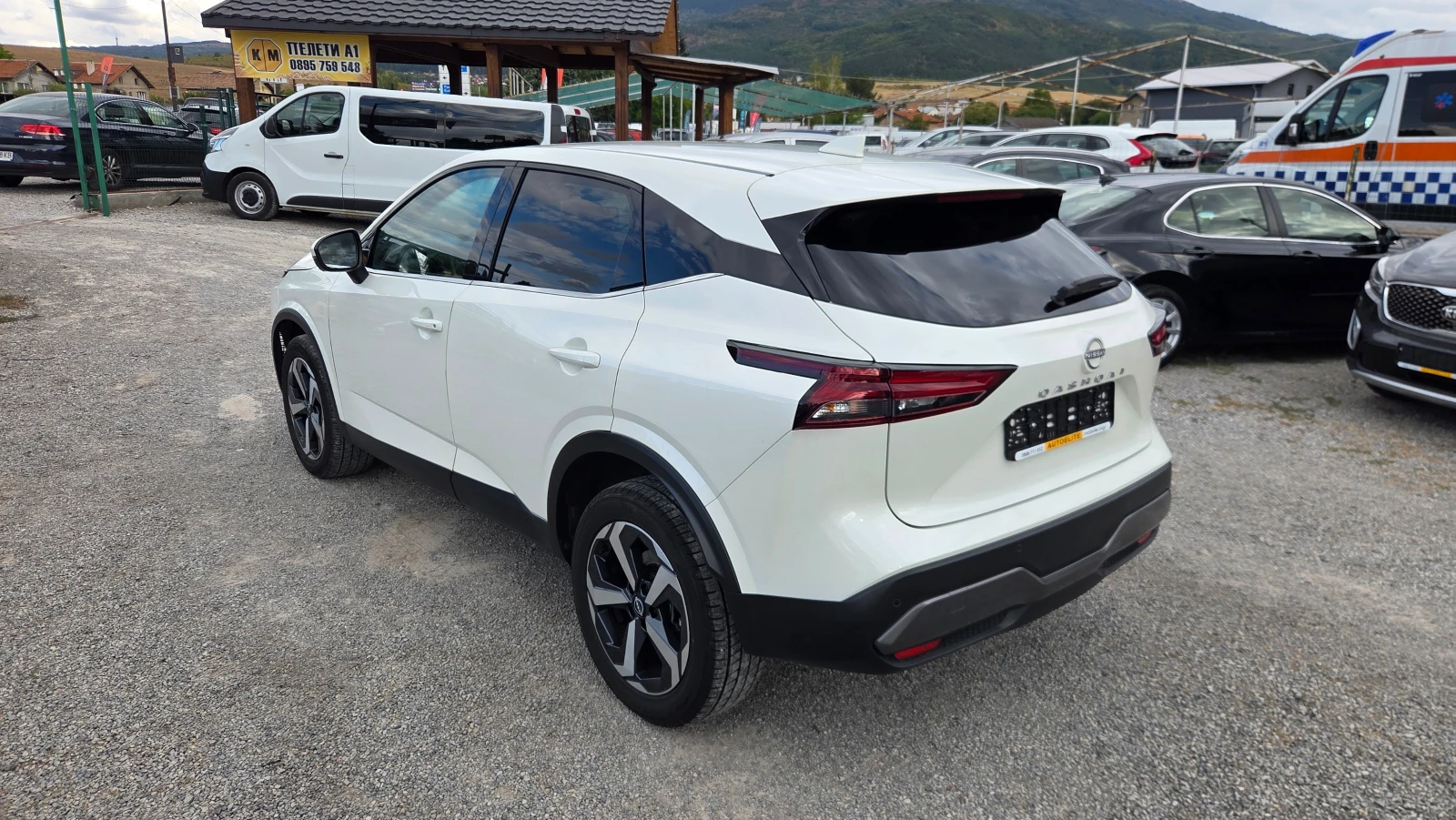 Nissan Qashqai 1.3 DIG-T Mild Hybrid, снимка 4 - Автомобили и джипове - 56199767