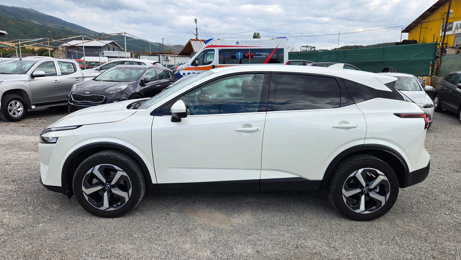 Nissan Qashqai 1.3 DIG-T Mild Hybrid, снимка 5 - Автомобили и джипове - 56199767