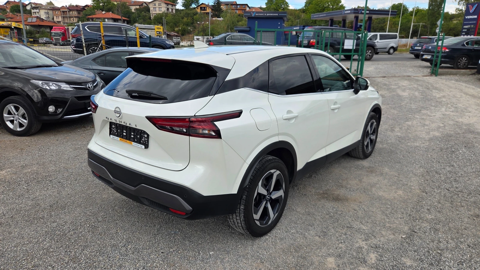 Nissan Qashqai 1.3 DIG-T Mild Hybrid, снимка 3 - Автомобили и джипове - 56199767