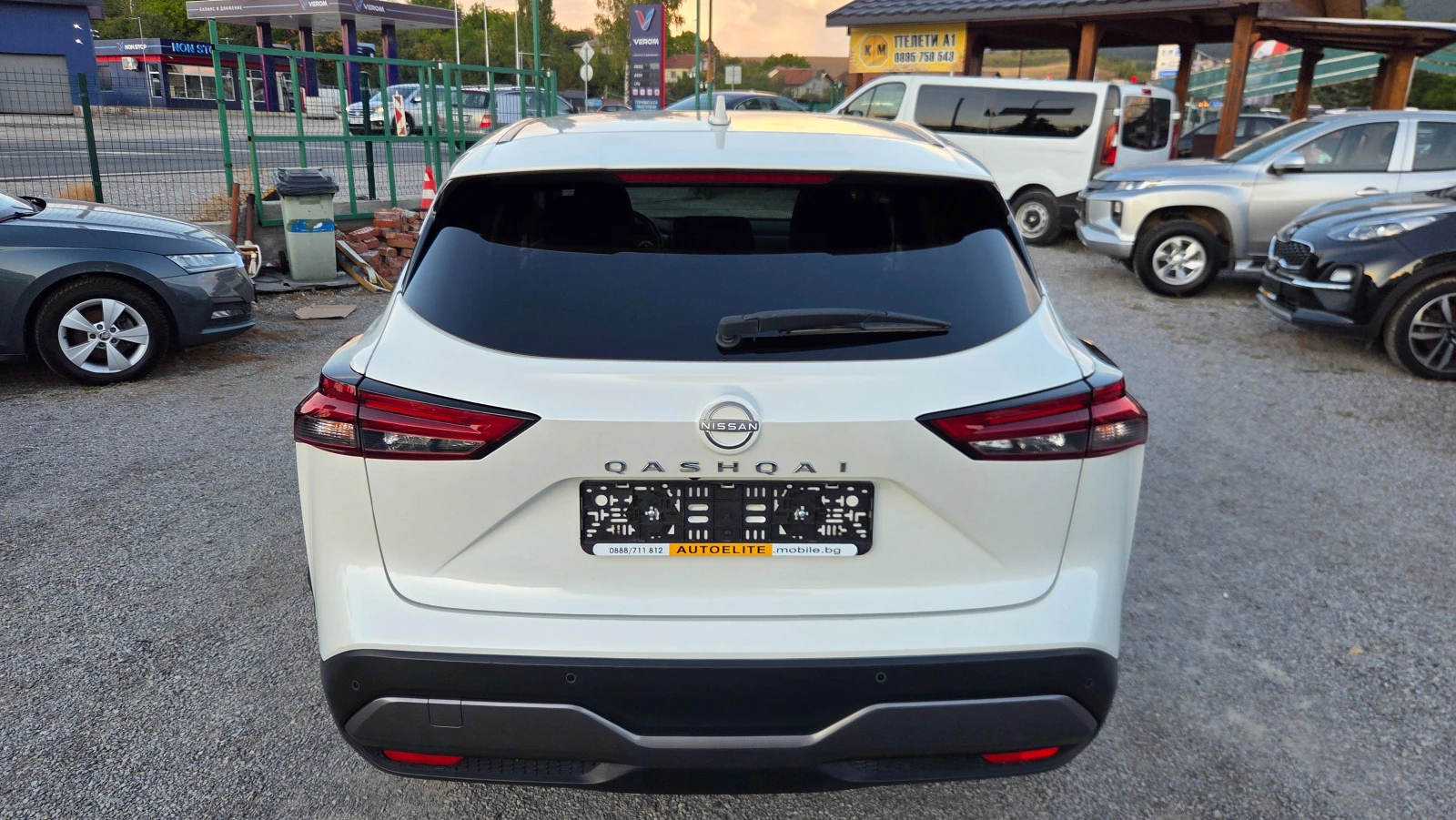 Nissan Qashqai 1.3 DIG-T Mild Hybrid, снимка 8 - Автомобили и джипове - 56199767