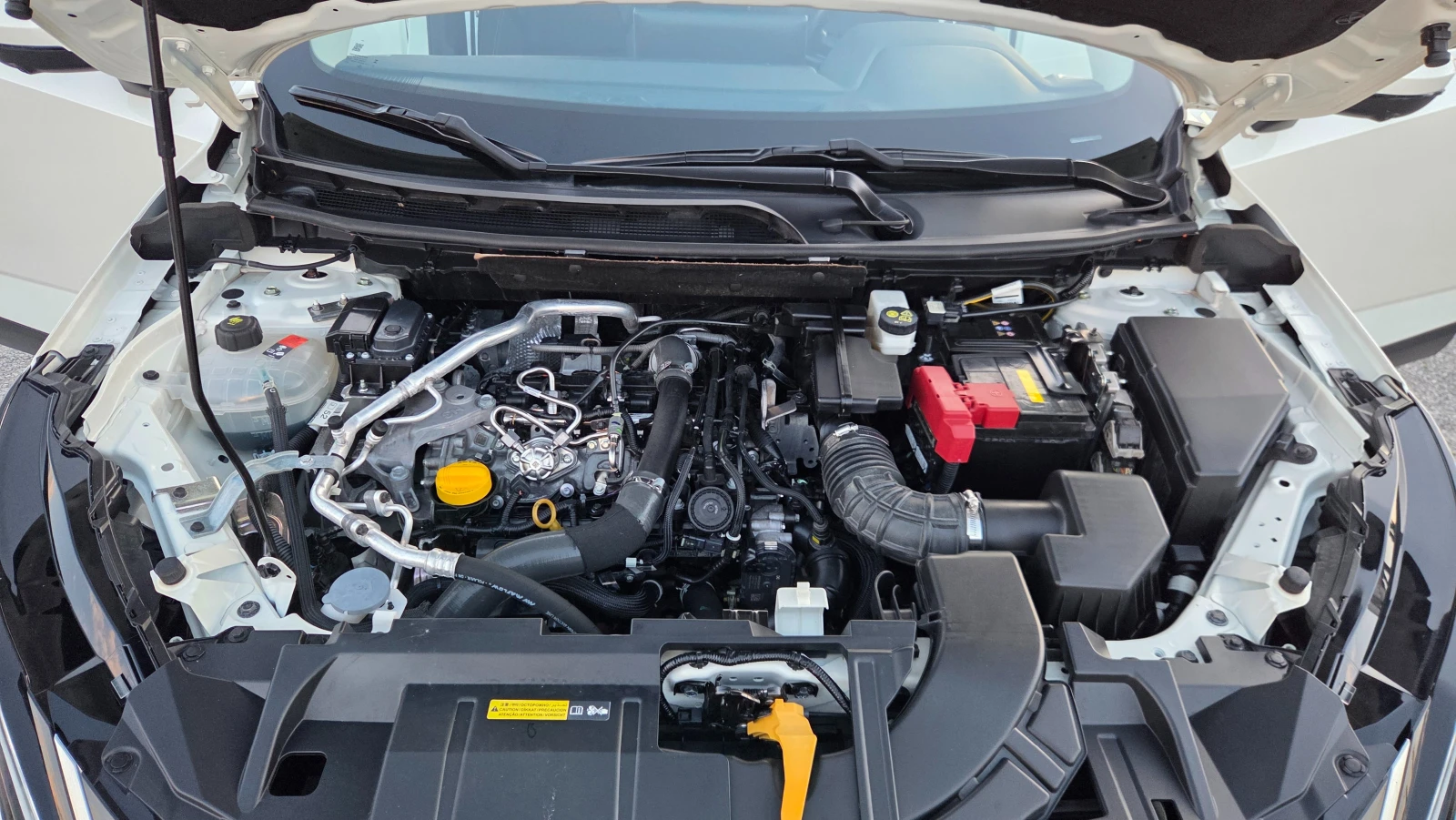 Nissan Qashqai 1.3 DIG-T Mild Hybrid, снимка 16 - Автомобили и джипове - 56199767