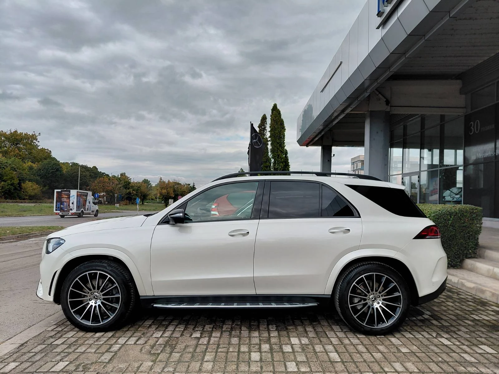 Mercedes-Benz GLE 400d 4MATIC 6+ 1 места, снимка 7 - Автомобили и джипове - 56219638