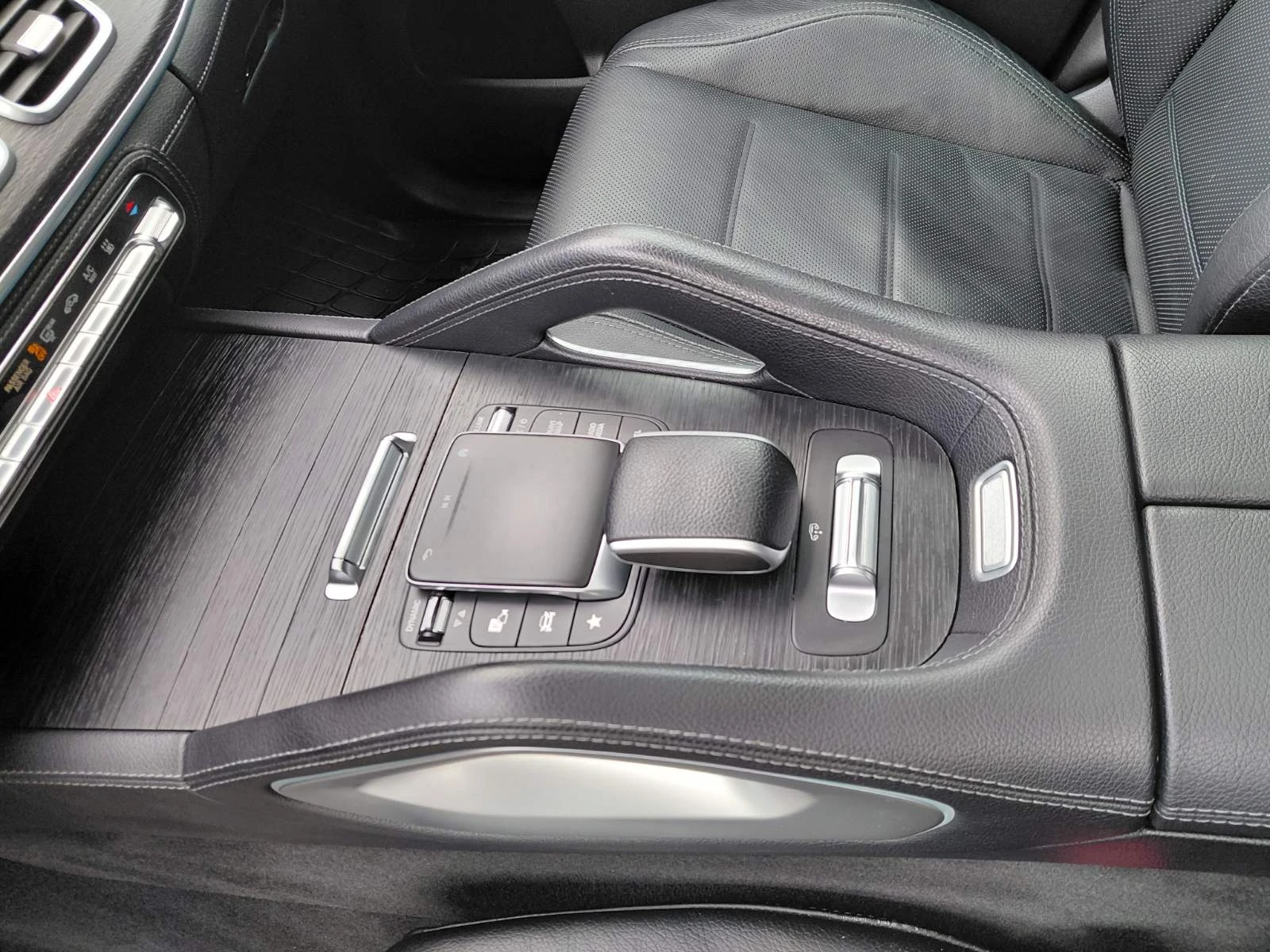 Mercedes-Benz GLE 400d 4MATIC 6+ 1 места, снимка 14 - Автомобили и джипове - 56219638
