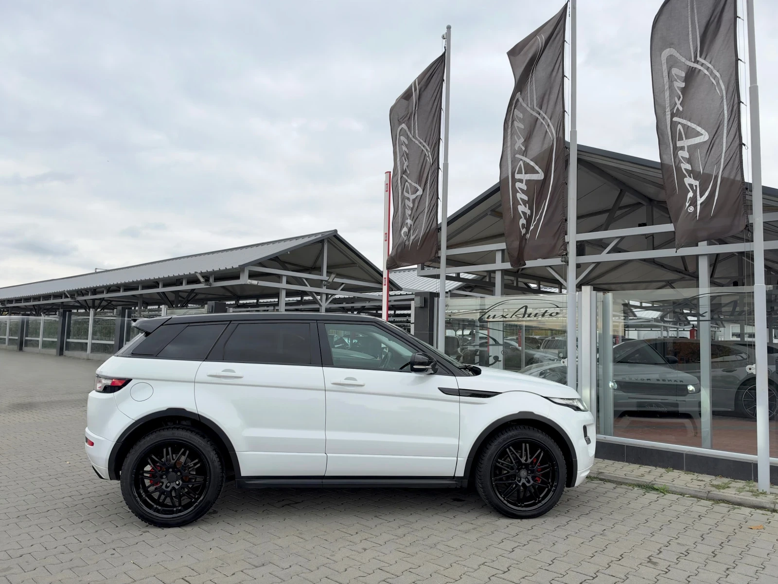 Land Rover Range Rover Evoque DYNAMIC#PANORAMA#4x4#LED#MERIDIAN, снимка 7 - Автомобили и джипове - 56749633