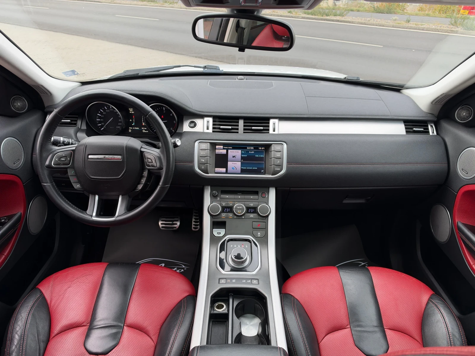 Land Rover Range Rover Evoque DYNAMIC#PANORAMA#4x4#LED#MERIDIAN, снимка 8 - Автомобили и джипове - 56749633