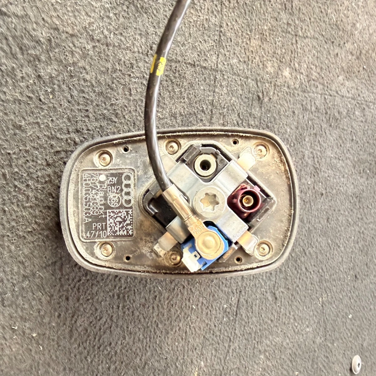 Покривна антена за Audi A8 D4 4H0035503A-1140