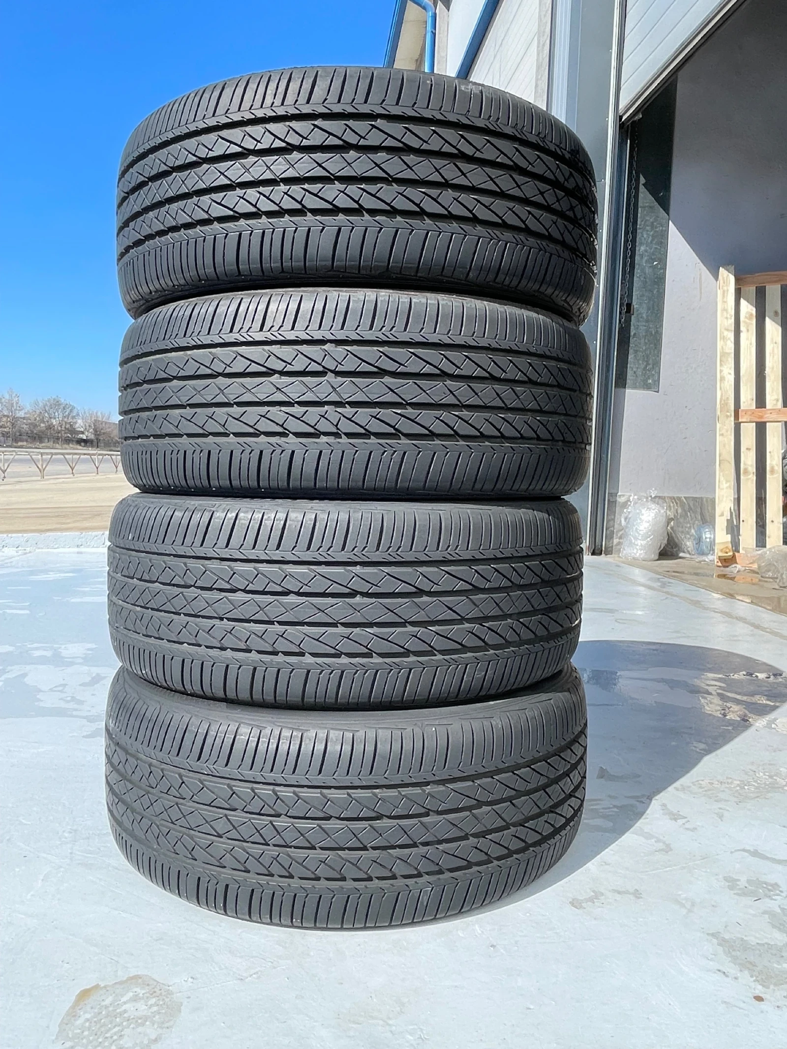 Гуми Летни 215/45R18