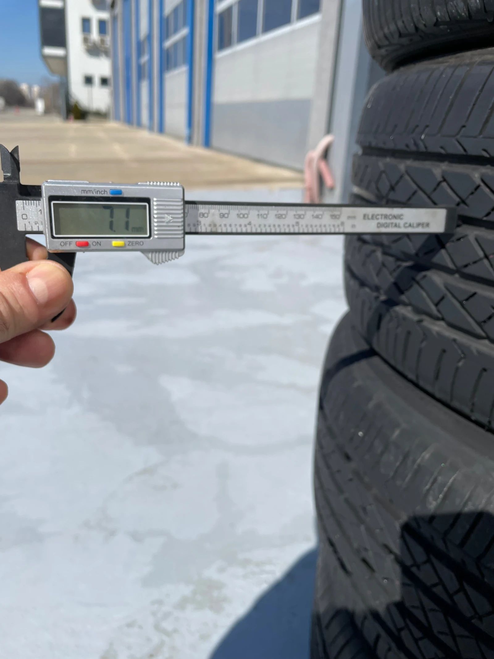 Гуми Летни 215/45R18, снимка 3 - Гуми и джанти - 53983630