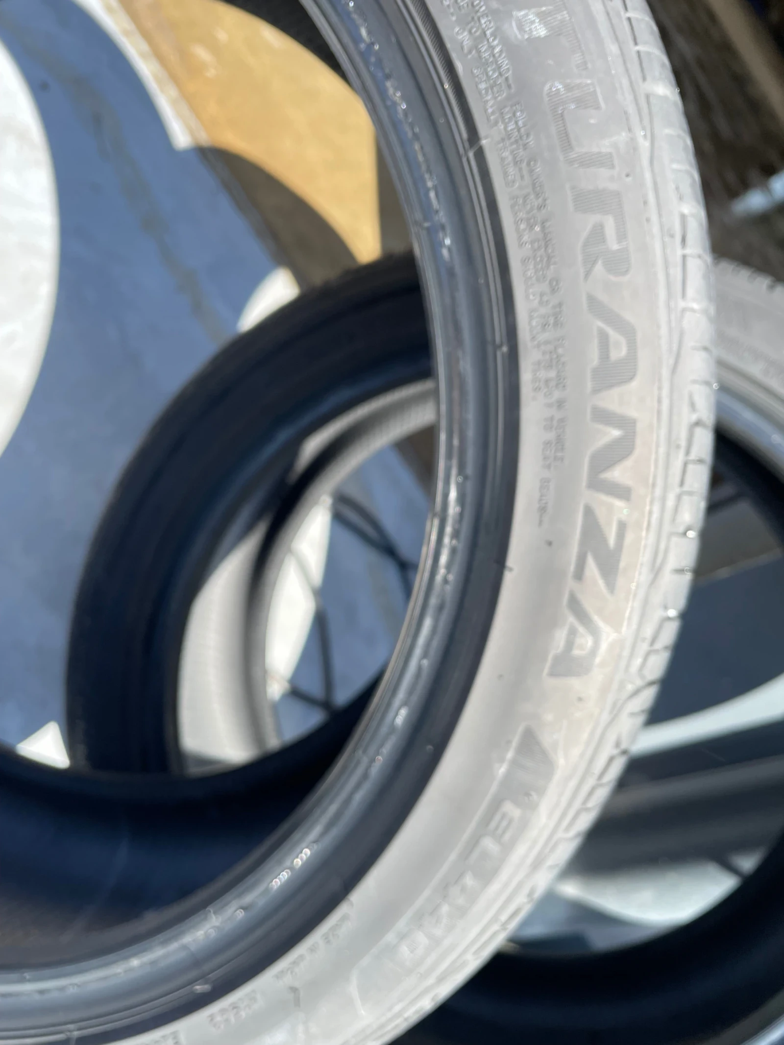 Гуми Летни 215/45R18, снимка 4 - Гуми и джанти - 53983630