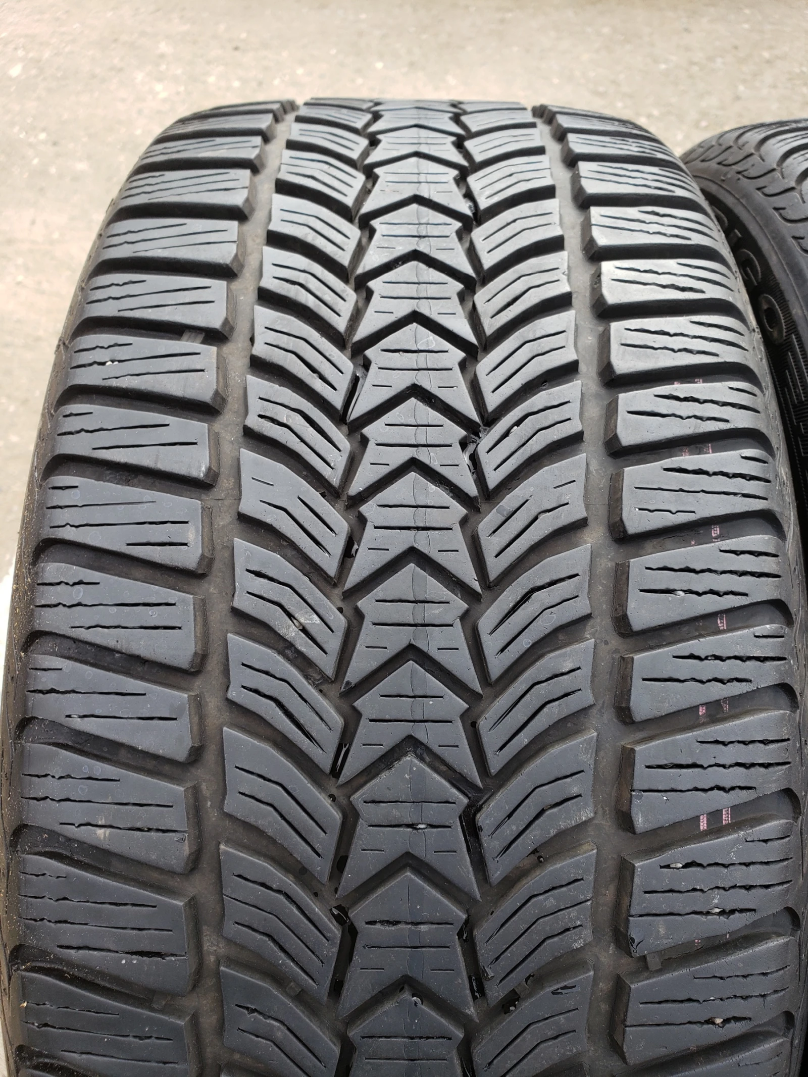 ���� 225/40R18 | Mobile.bg � ����������� 1