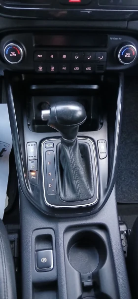 Kia Carens 1.7 CRDi Active 7 МЕСТНА, снимка 12