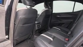 Toyota Camry SE FWD, снимка 17