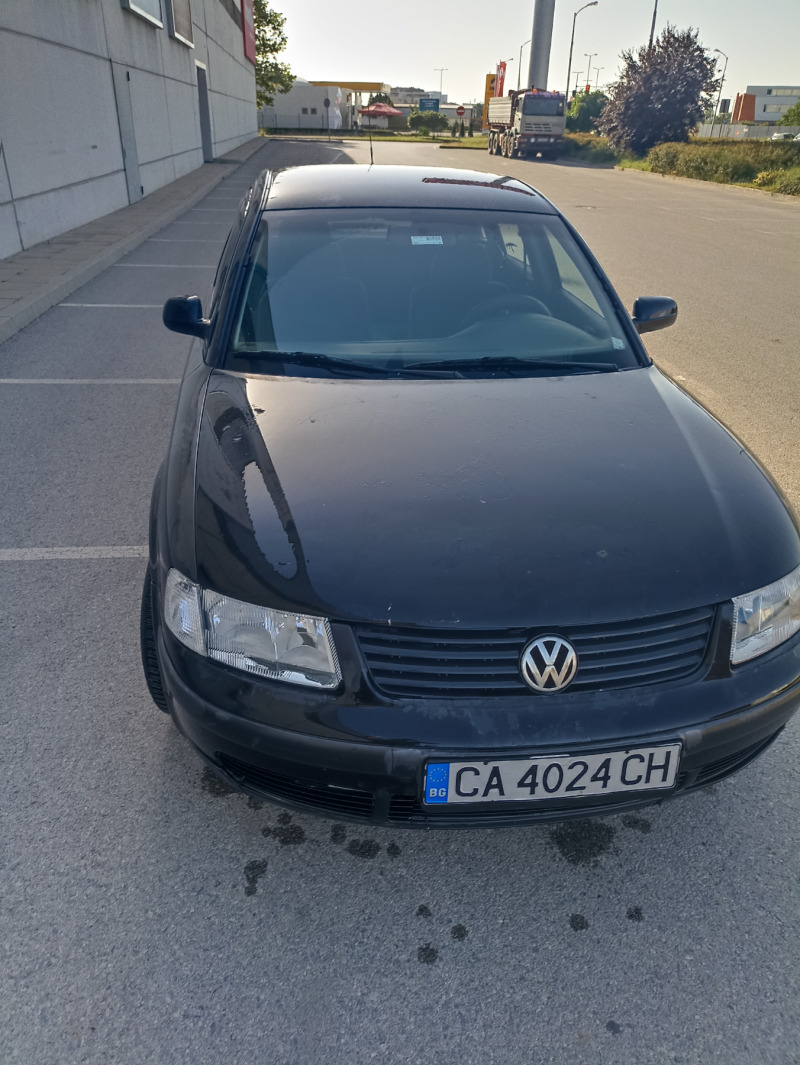 VW Passat, снимка 1 - Автомобили и джипове - 46029409