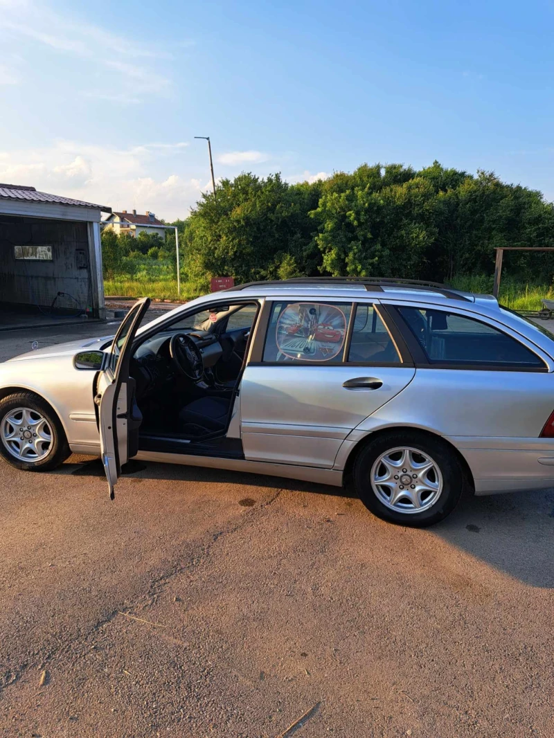 Mercedes-Benz 220, снимка 2 - Автомобили и джипове - 49112856