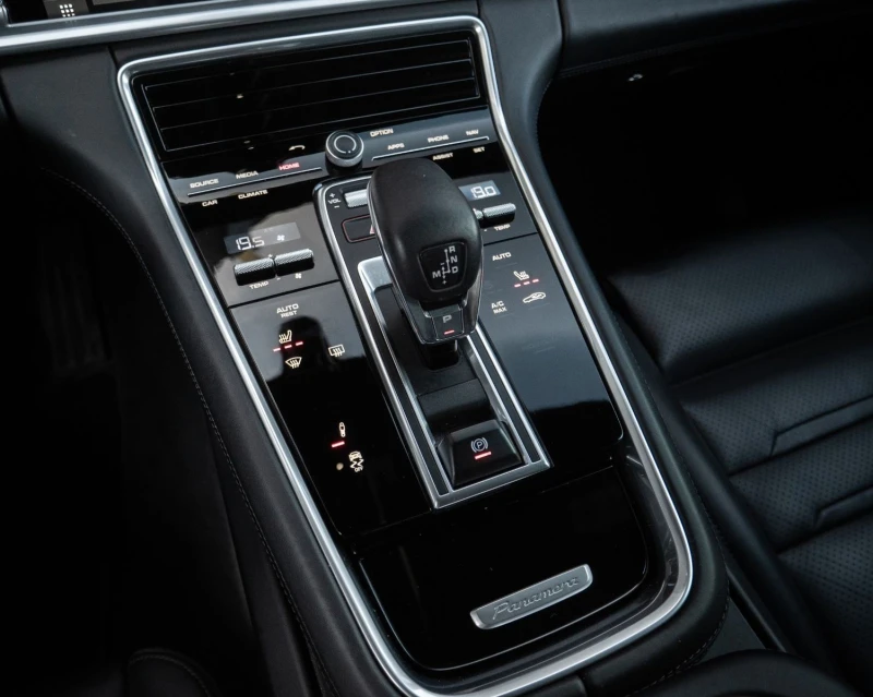 Porsche Panamera TURBO/549HP/BOSE/SOFT-CLOSE/CAM/NAVI/390v, снимка 13 - Автомобили и джипове - 50221215