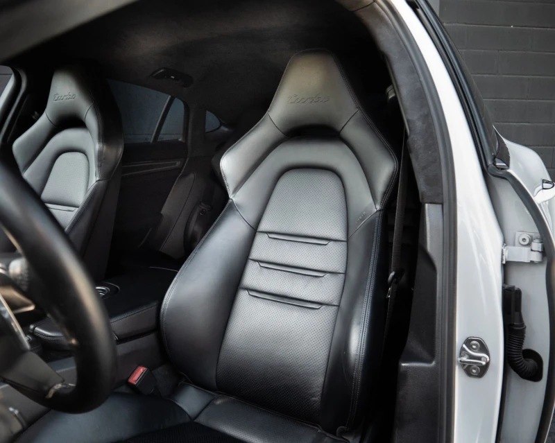 Porsche Panamera TURBO/549HP/BOSE/SOFT-CLOSE/CAM/NAVI/390v, снимка 9 - Автомобили и джипове - 50221215