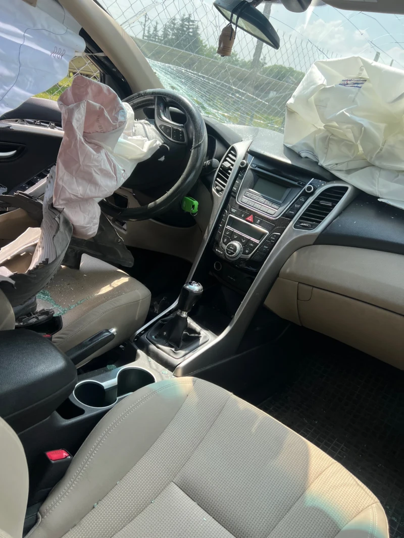 Hyundai I30 1.6 GDI G4FG, снимка 10 - Автомобили и джипове - 50631347