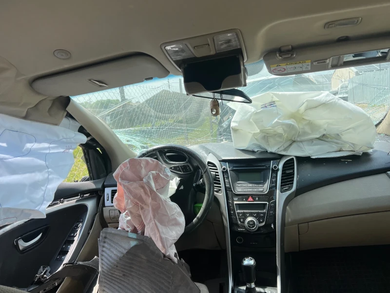 Hyundai I30 1.6 GDI G4FG, снимка 9 - Автомобили и джипове - 50631347