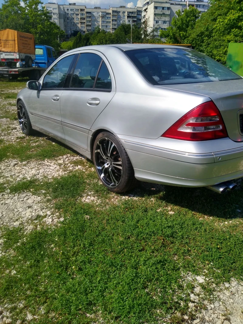 Mercedes-Benz C 200, снимка 4 - Автомобили и джипове - 51144761