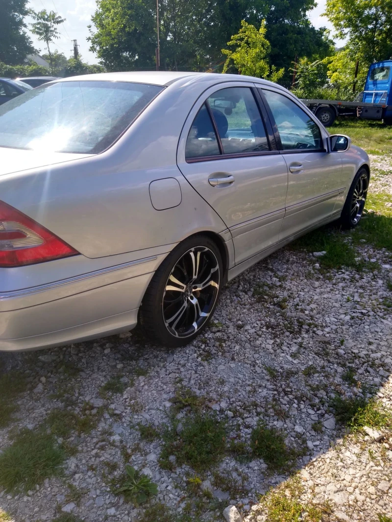 Mercedes-Benz C 200, снимка 3 - Автомобили и джипове - 51144761