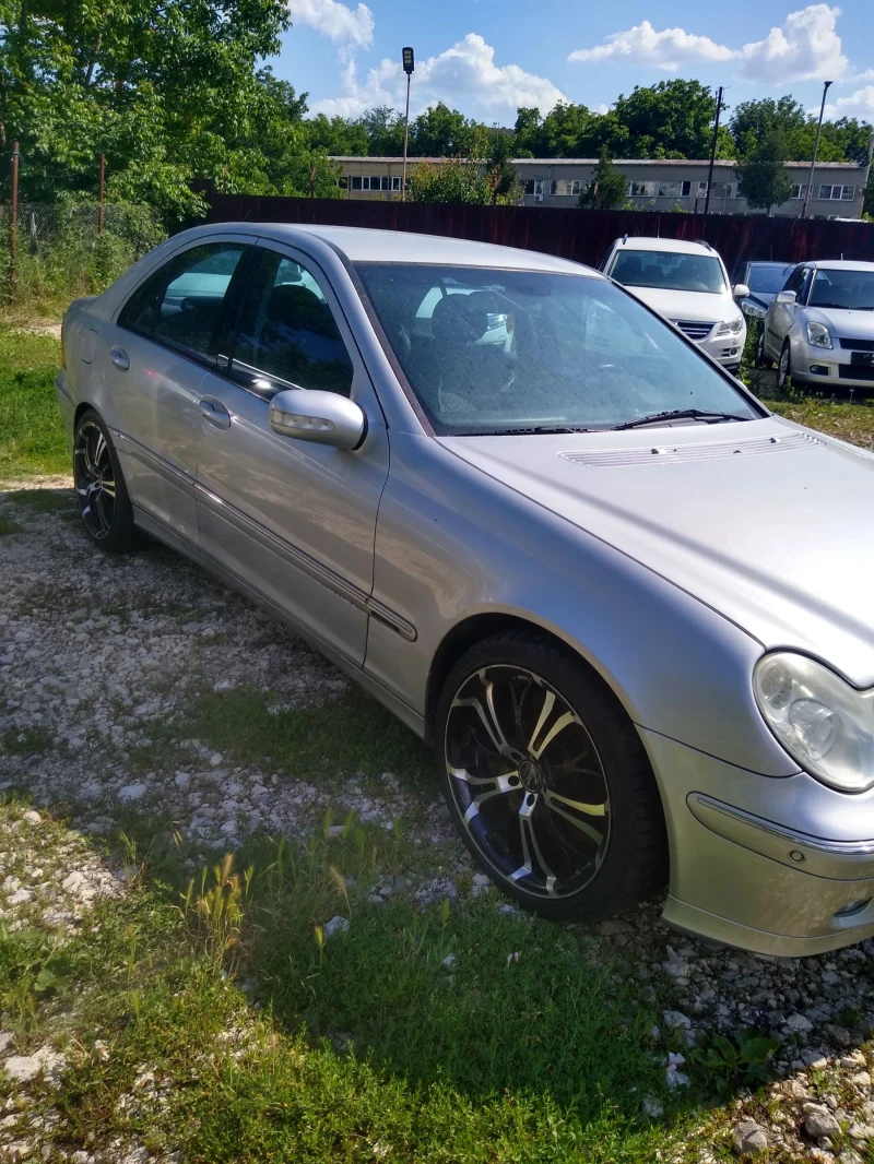 Mercedes-Benz C 200, снимка 5 - Автомобили и джипове - 51144761