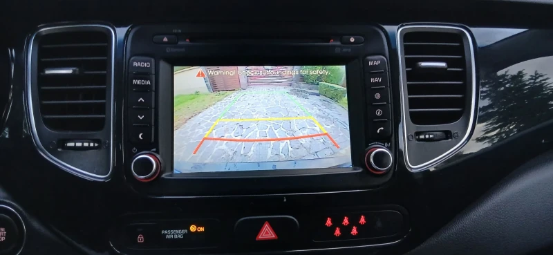 Kia Carens 1.7 CRDi Active 7 МЕСТНА, снимка 13 - Автомобили и джипове - 52206602