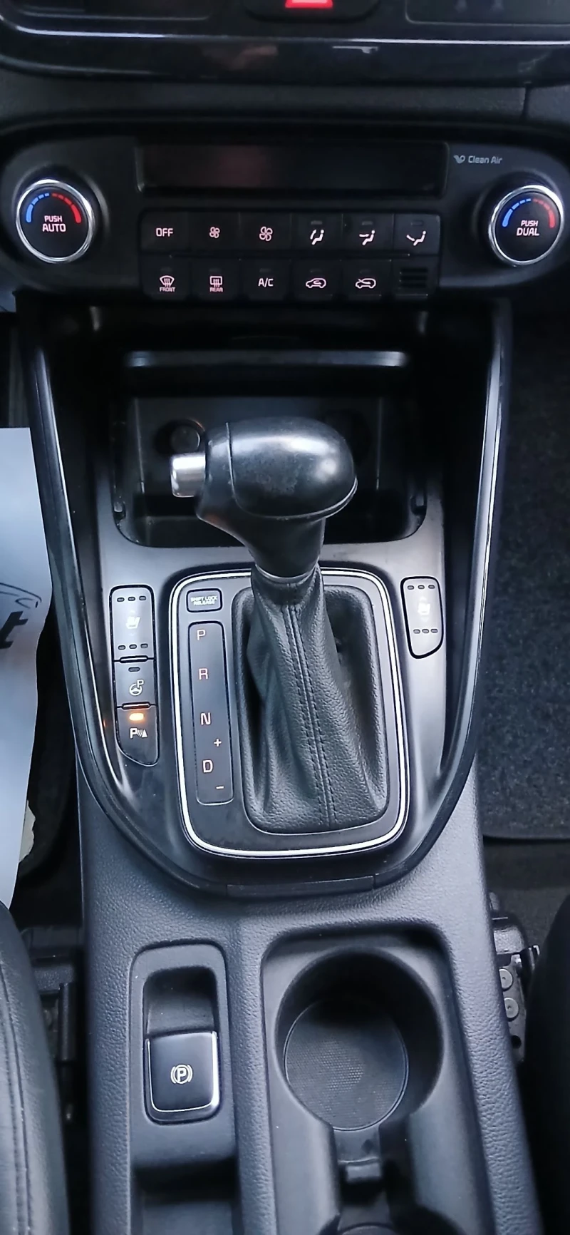 Kia Carens 1.7 CRDi Active 7 МЕСТНА, снимка 12 - Автомобили и джипове - 52206602